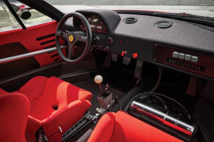 Bil "Ferrari F40": anmeldelse, spesifikasjoner og anmeldelser
