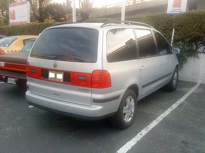 Volkswagen Sharan, anmeldelser og funksjoner