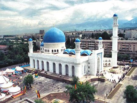 Severdigheter av den kasakhiske steppen. Moskva av Almaty er den sentrale delen av den islamske kulturen i Asia