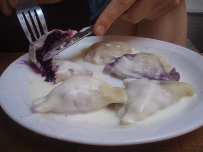 Hjemmelaget dumplings med blåbær - sommer dessert