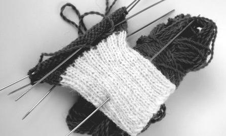 Hvordan strikke en sok med strikkepinner? For nybegynnere - den mest detaljerte beskrivelsen