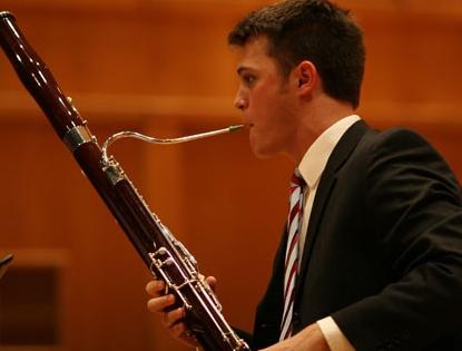 Vind musikkinstrument og hans stemme