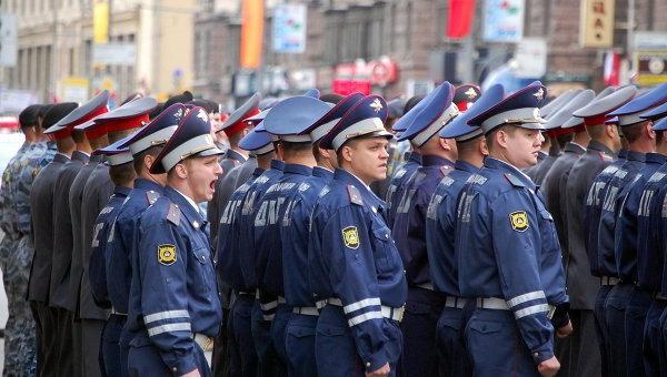 Arbeid i politiet: hvordan du går inn i tjenesten i organene