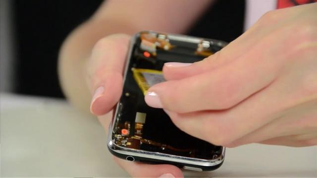 Bytte av iPhone 3GS batteri - hvordan ikke å bli feil